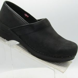 Sanita Size 10.5 M/EU 41 Black Clogs C3B D1